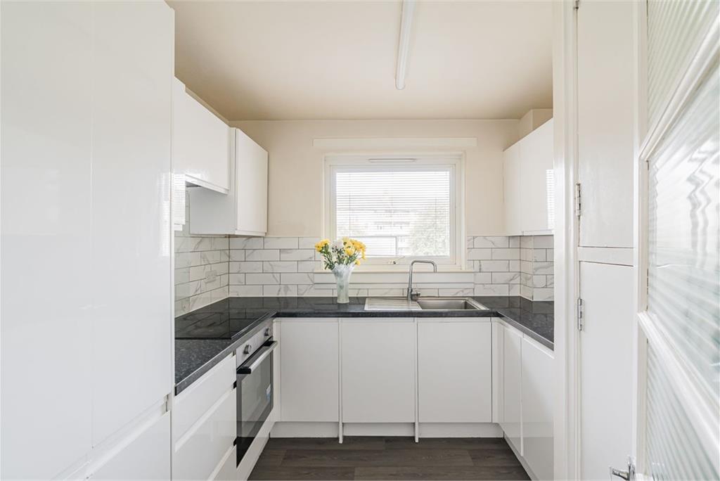 38 Falcon Court, Edinburgh, EH10 4AF - image 5