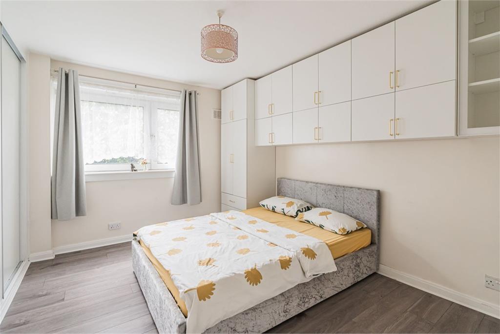 38 Falcon Court, Edinburgh, EH10 4AF - image 6