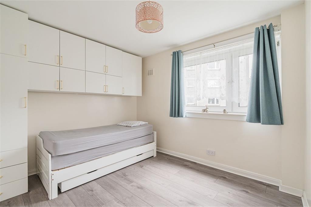 38 Falcon Court, Edinburgh, EH10 4AF - image 7