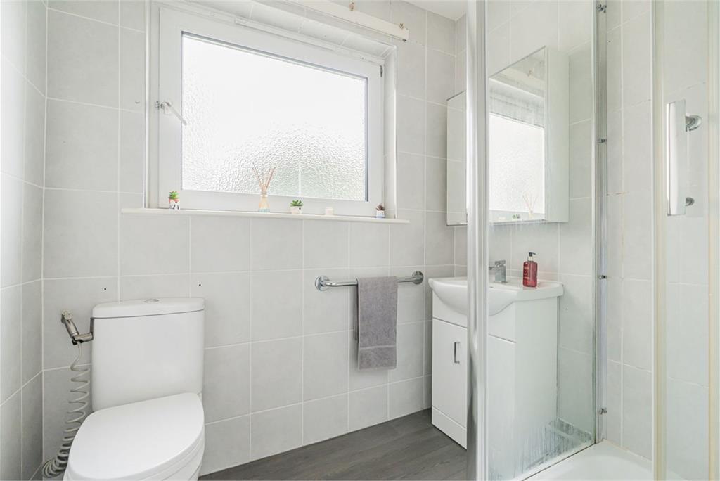 38 Falcon Court, Edinburgh, EH10 4AF - image 8