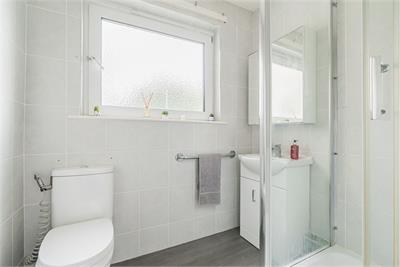 38 Falcon Court, Edinburgh, EH10 4AF - image 8