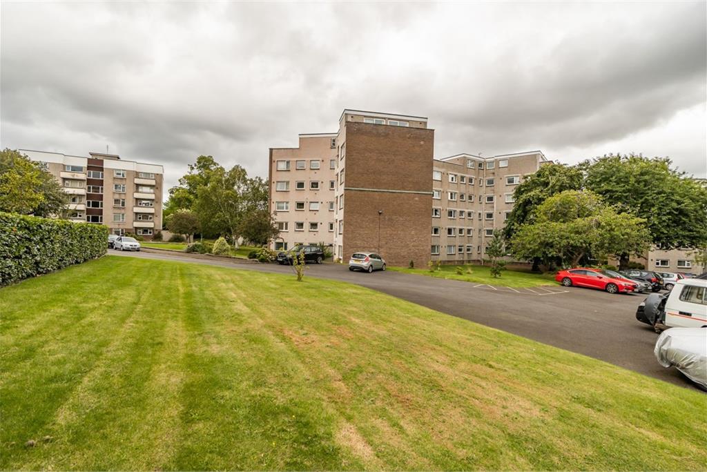 38 Falcon Court, Edinburgh, EH10 4AF - image 9