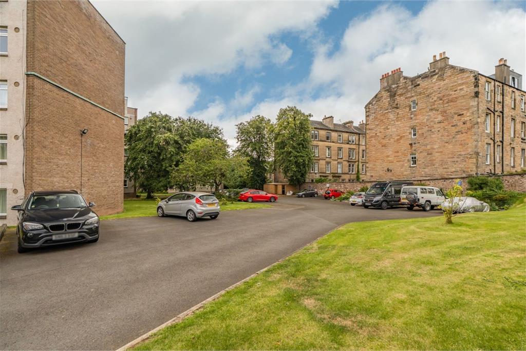 38 Falcon Court, Edinburgh, EH10 4AF - image 10
