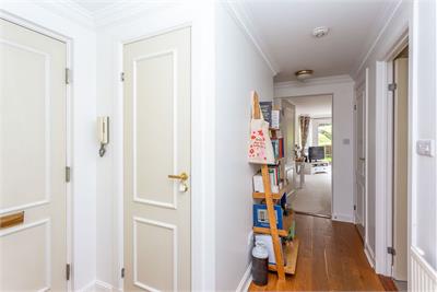 41/2 Orchard Brae Avenue, Edinburgh, EH4 2UP - image 3
