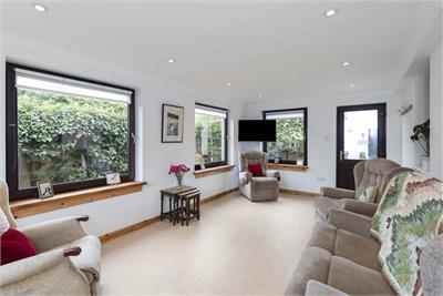 6 West Lynn Grove, West Linton EH46 7HX - image 5
