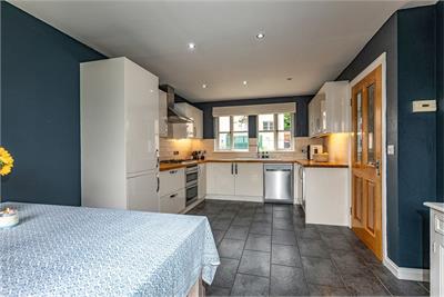 32 Jedbank Drive, Jedburgh, TD8 6LP - image 5