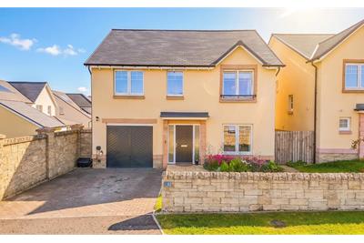 63 Sycamore Drive,
Penicuik,
EH26 0FS - image 1