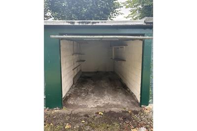 Garage 15, 15 Salisbury Road, Newington, Edinburgh, EH16 5AA - image 2