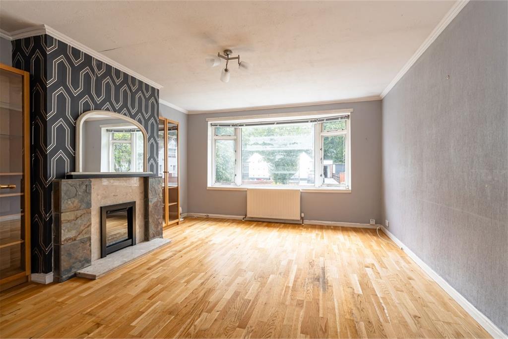 7 Drum Brae Park, Edinburgh, EH12 8TG - image 2