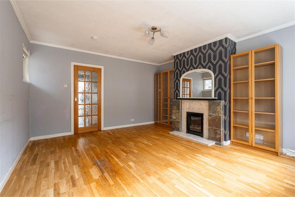 7 Drum Brae Park, Edinburgh, EH12 8TG - image 3