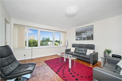 58 Falcon Court, Morningside, Edinburgh, EH10 4AF - image 1