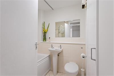 57/1 Orchard Brae Gardens, Edinburgh, EH4 2HQ - image 8