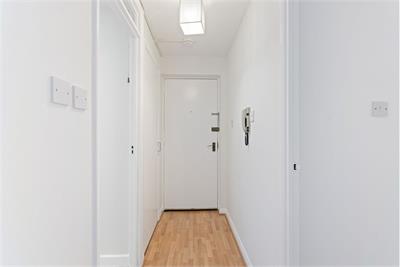 57/1 Orchard Brae Gardens, Edinburgh, EH4 2HQ - image 9