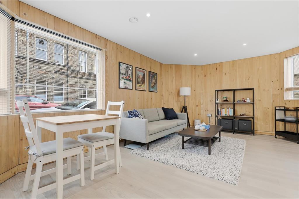 3 Simon Square,
Newington,
Edinburgh,
EH8 9HP - image 2