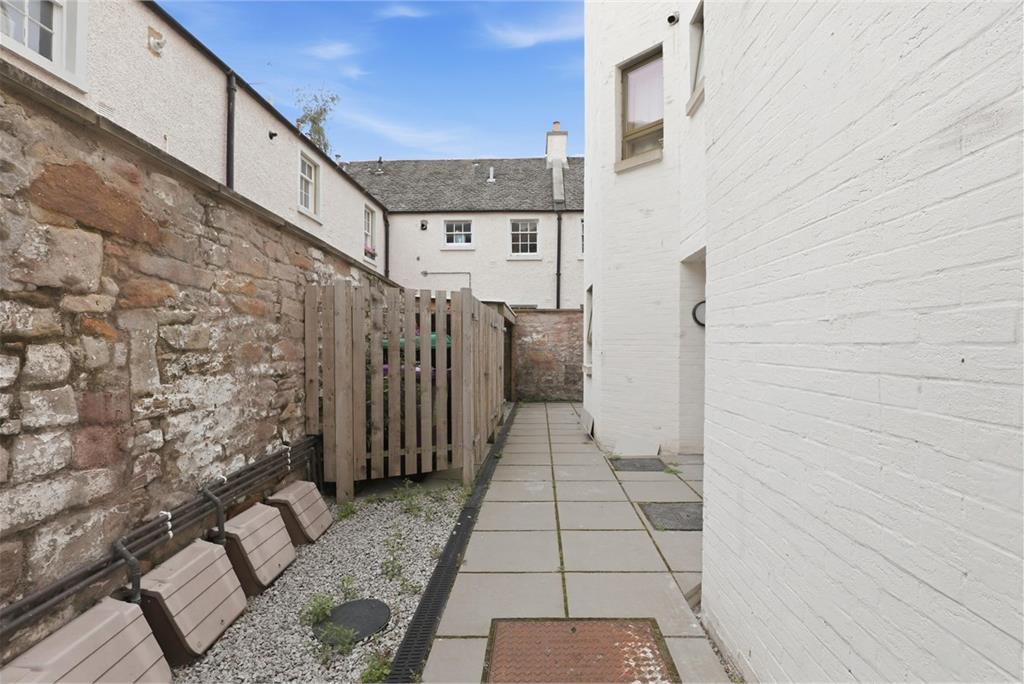 3 Simon Square,
Newington,
Edinburgh,
EH8 9HP - image 15