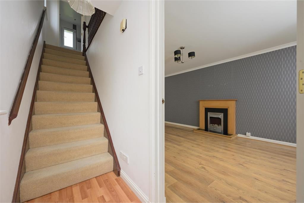 31 Peasehill Fauld, Rosyth, KY11 2DQ - image 2