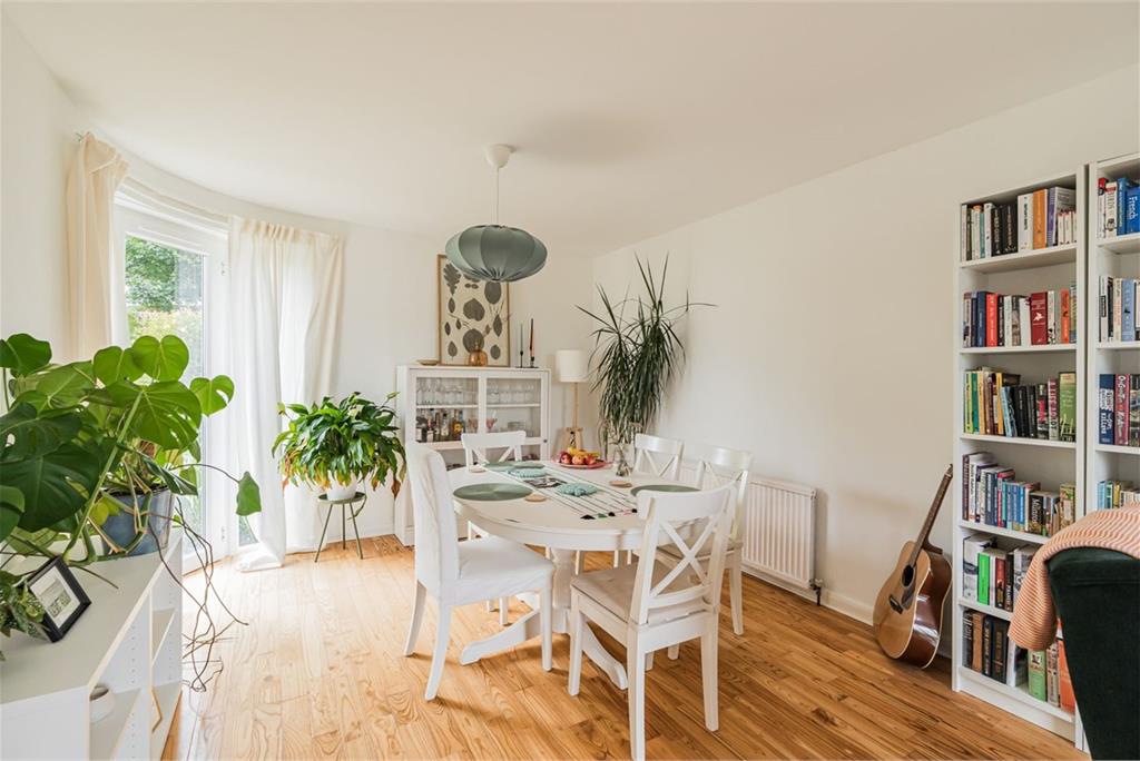 34 Buckstone Drive, Edinburgh, EH10 6PQ - image 3