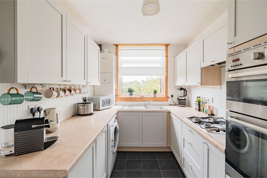 34 Buckstone Drive, Edinburgh, EH10 6PQ - image 4