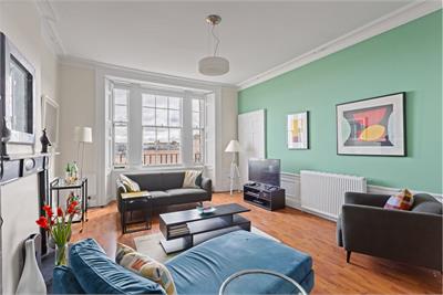 35 (3F1) Broughton Street, Edinburgh, EH1 3JU - image 2