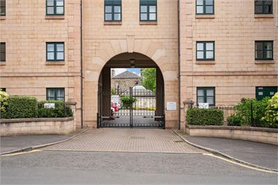 18/15 South Gray Street, Edinburgh EH9 1TE - image 26