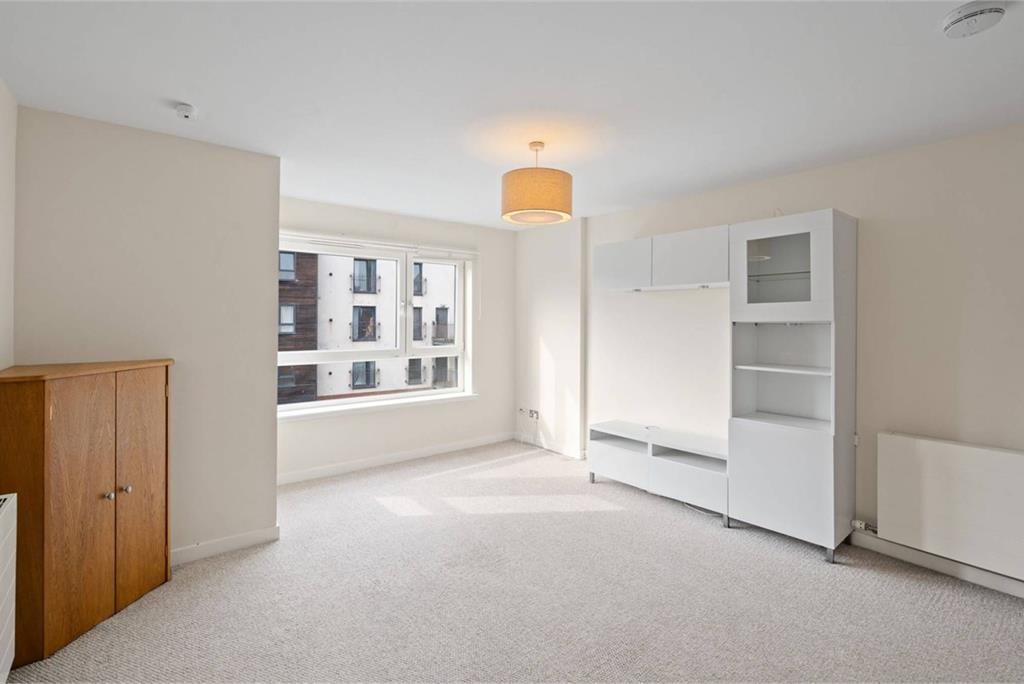 10/17 Salamander Court, Leith, Edinburgh, EH6 7JP - image 3
