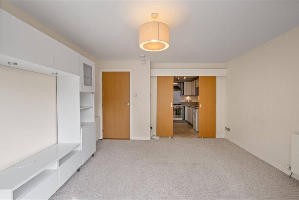 10/17 Salamander Court, Leith, Edinburgh, EH6 7JP - image 4