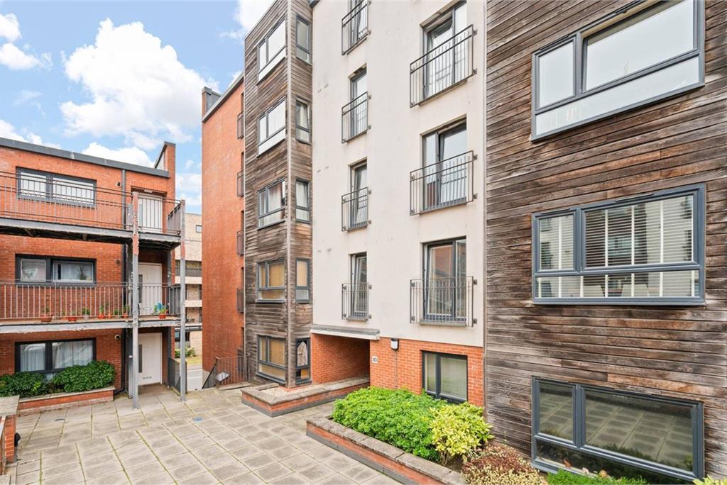 10/17 Salamander Court, Leith, Edinburgh, EH6 7JP - image 1