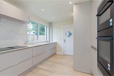 13 Barnton Park Avenue, Edinburgh, EH4 6ES - image 8