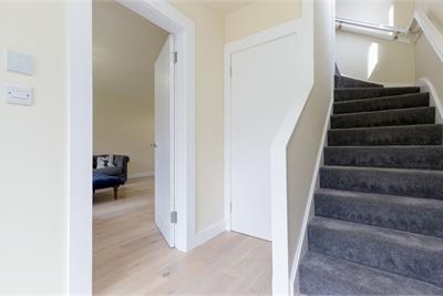 13 Barnton Park Avenue, Edinburgh, EH4 6ES - image 10