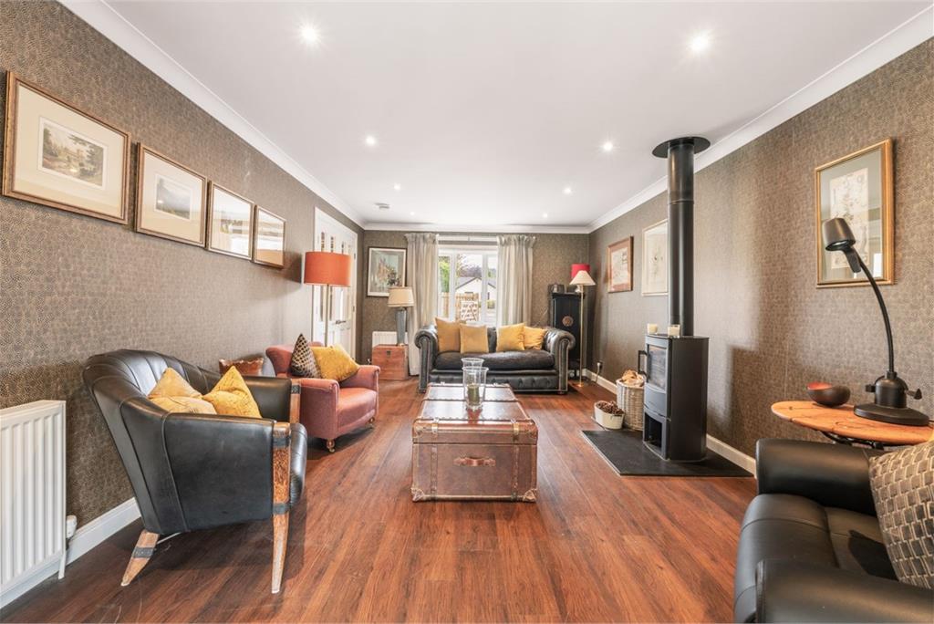 29 Glen Crescent, PEEBLES, EH45 9BS - image 2