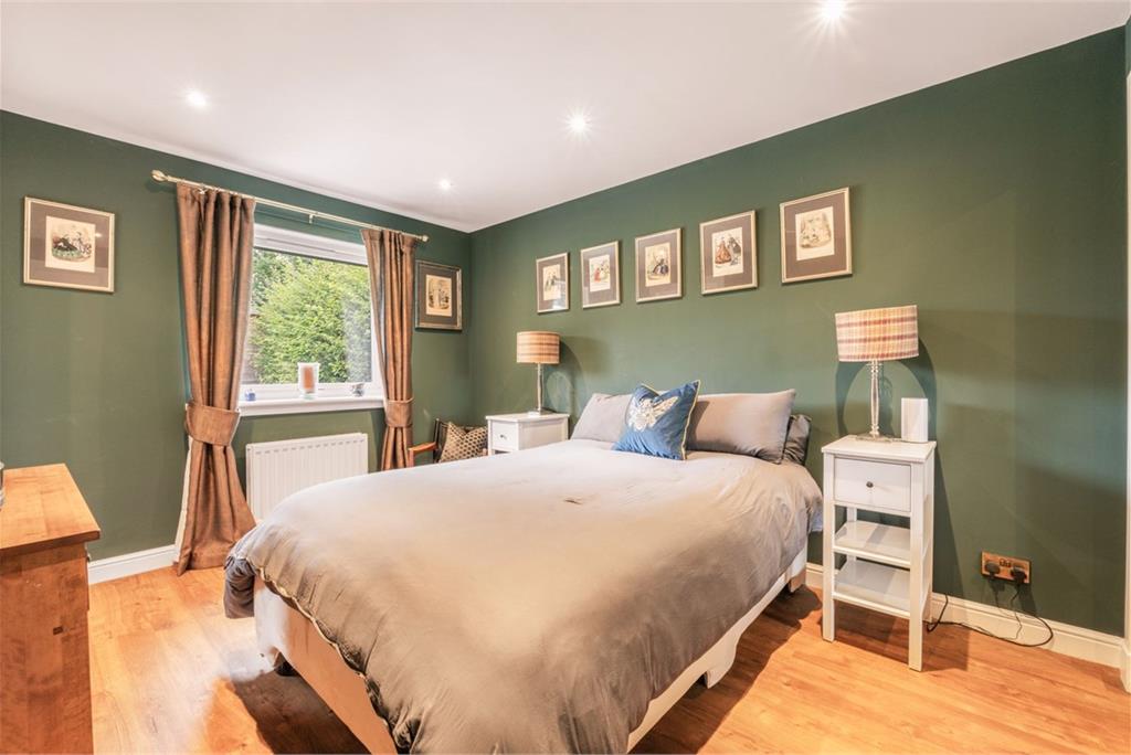 29 Glen Crescent, PEEBLES, EH45 9BS - image 11