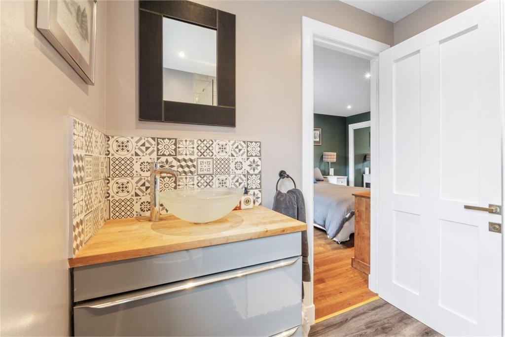 29 Glen Crescent, PEEBLES, EH45 9BS - image 13