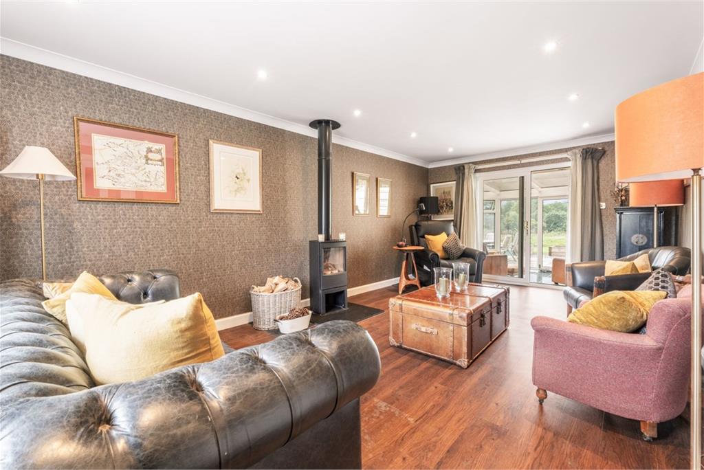 29 Glen Crescent, PEEBLES, EH45 9BS - image 3