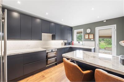 29 Glen Crescent, PEEBLES, EH45 9BS - image 6