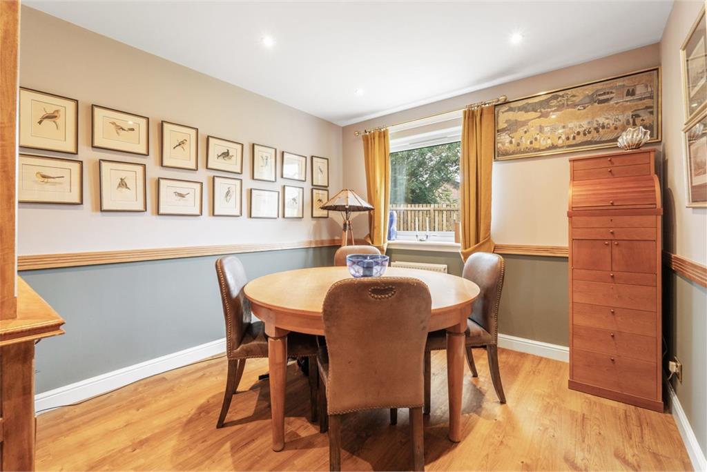 29 Glen Crescent, PEEBLES, EH45 9BS - image 9