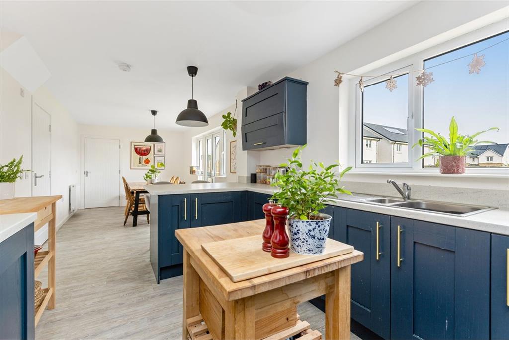 41 Kilconquhar Place, Bonnyrigg, EH19 3SR - image 7