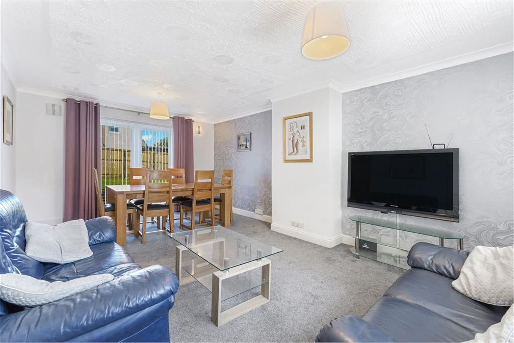 122 Nith Street,
Dunfermline,
KY11 4LT - image 2