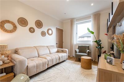 52 Broomfield Crescent, Edinburgh, EH12 7LT - image 2