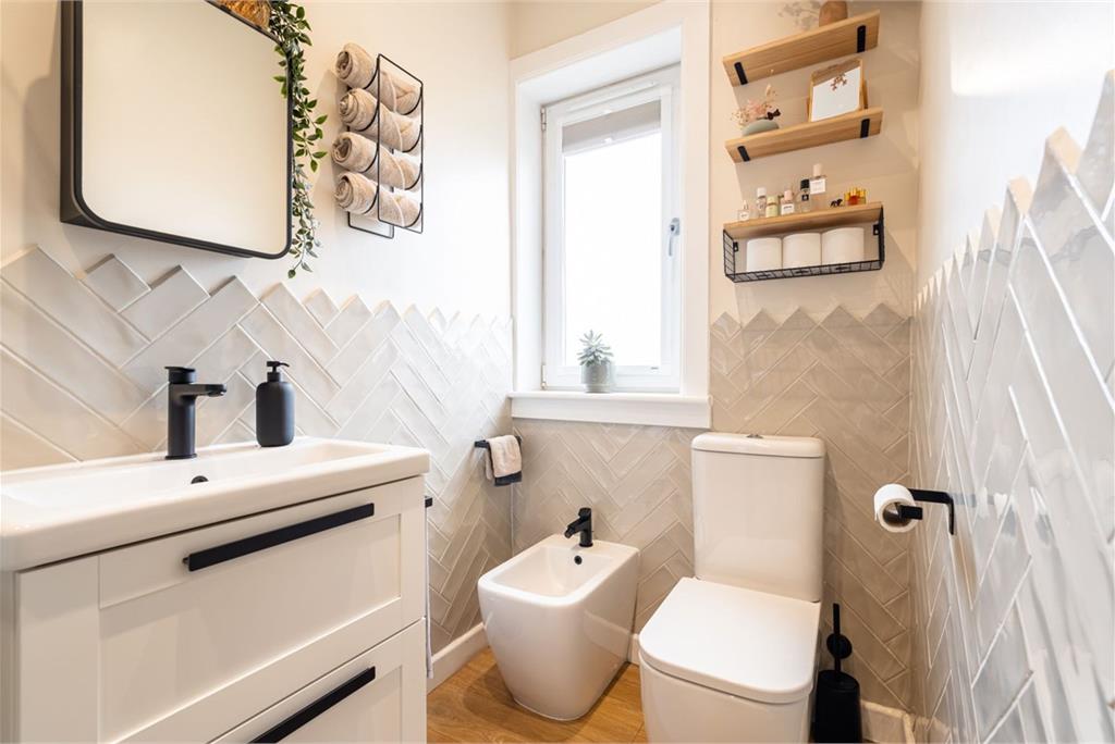 52 Broomfield Crescent, Edinburgh, EH12 7LT - image 10