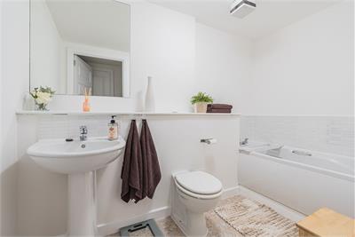 8/1 Colonsay View, Edinburgh, EH5 1FH - image 11