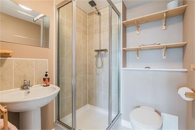 8/1 Colonsay View, Edinburgh, EH5 1FH - image 9