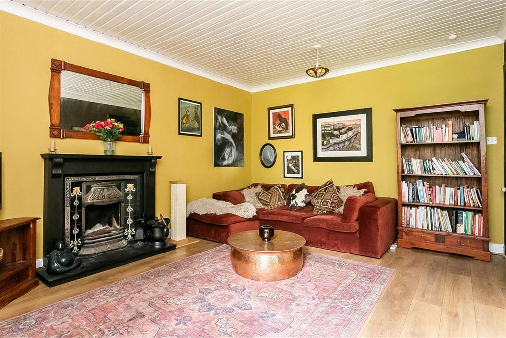 47 Maitland Street,
Dunfermline,
KY12 8AF - image 3