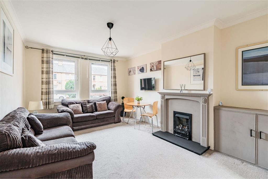 108 Stenhouse Crescent, Edinburgh EH11 3HU - image 2