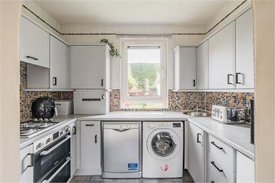 108 Stenhouse Crescent, Edinburgh EH11 3HU - image 4