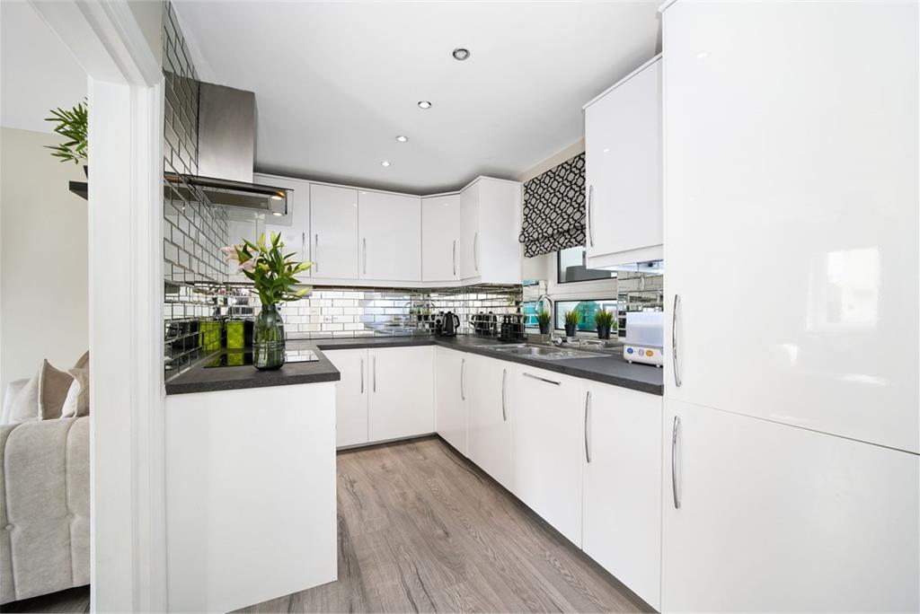 21 Boswall Gardens, Edinburgh, EH5 2BN - image 4