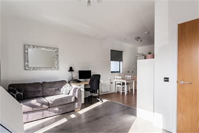 6 Brackenridge View, Edinburgh, EH17 7FB - image 4