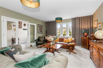 32 Cassidy Wynd, Balerno, Edinburgh EH14 7FE - image 2