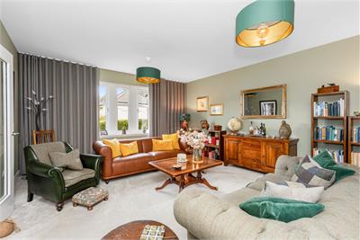 32 Cassidy Wynd, Balerno, Edinburgh EH14 7FE - image 3