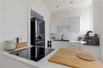 1, 3f3, Dalgety Avenue, Edinburgh, EH7 5UF - image 2