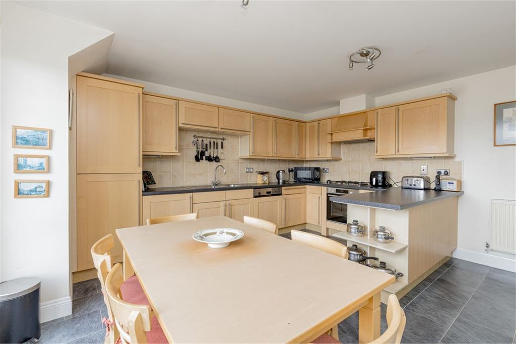 5/20 Powderhall Brae, Edinburgh, EH7 4GE - image 6